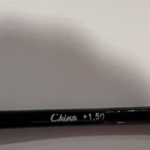 Fun Sunglasses Beach Readers - Picture 7 of 8